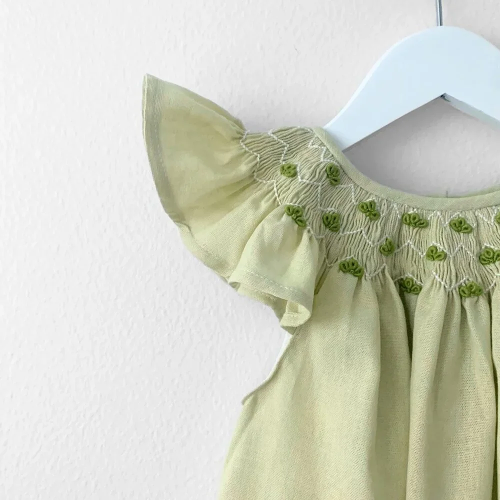 NWT Pretty Girls Smocked Bishop Dress Lovely Spring Flowers Embroidery  Cute 5T